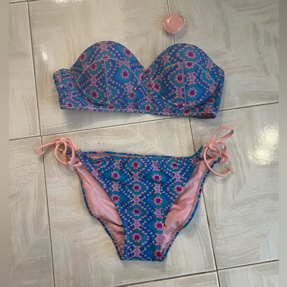 Xhilaration Women’s Blue/Pink/Purple Print Bikini Swimsuit